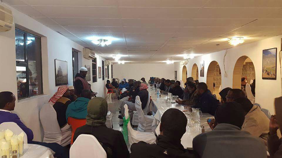 Kulan Dhexmaray Ducaadda, Akhyaarta Masjidka Imam Bukhari ee magaalada Pretoria