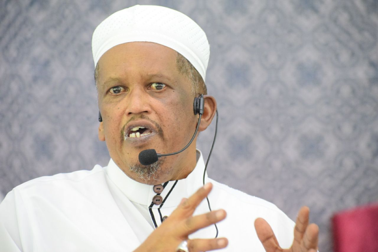 MOULANA IHSAAN HENDRICK’S BIOGRAPHY